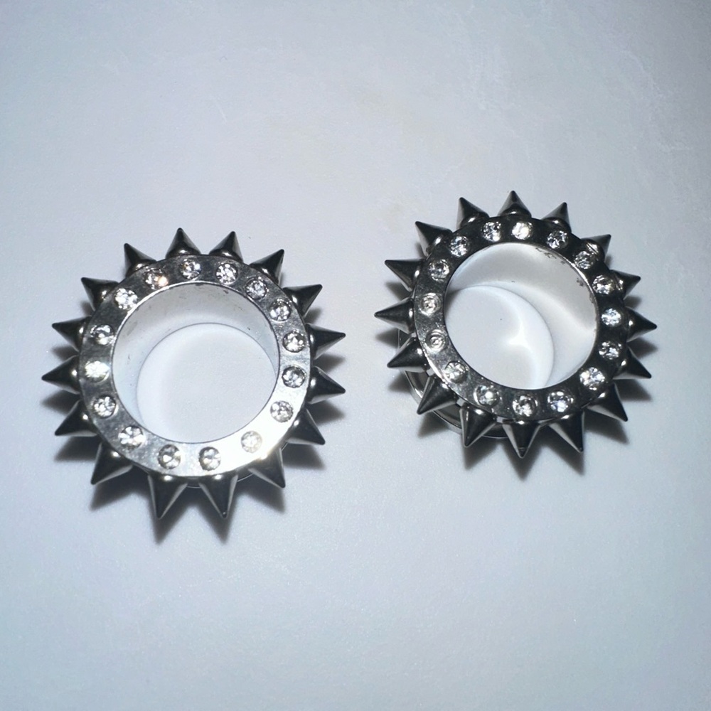 New 14 mm Ear Plugs piercings Earrings lobes never worn